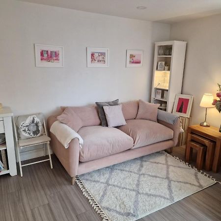 דירות Luxury Modern Apt With Parking On Leigh Broadway מראה חיצוני תמונה